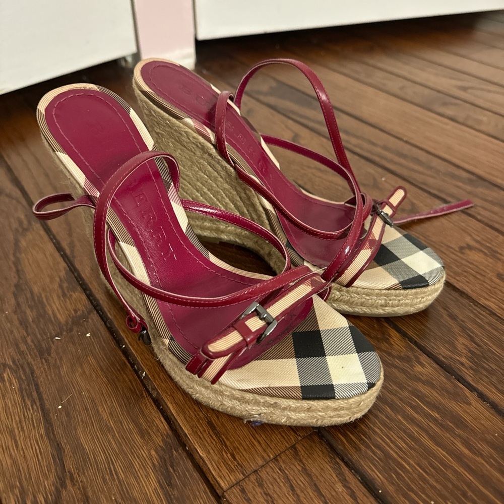 Burberry red and burgundy strappy wedges
